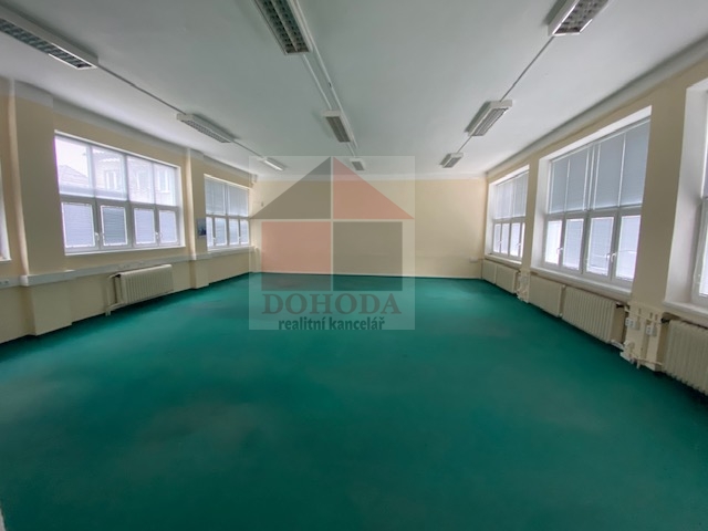 Pronájem nebytové jednotky o celkové výměře 129 m² Zlín - 2