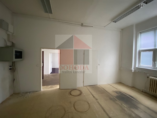 Pronájem nebytové jednotky o celkové výměře 129 m² Zlín - 4